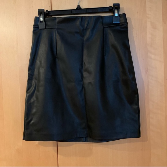 Dynamite Dresses & Skirts - NWOT Dynamite faux leather mini skirt size small